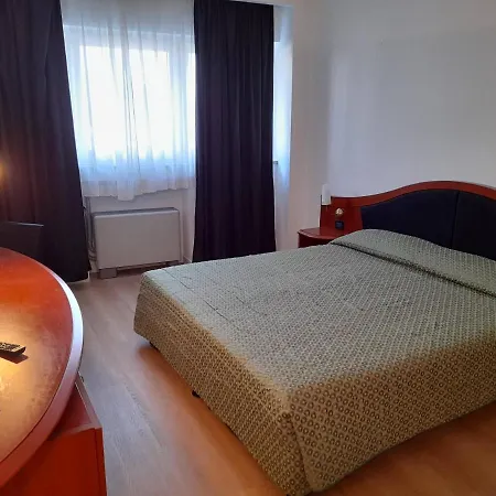 Hotel Donizetti 3*